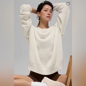 ALO Yoga NWT Unisex Wool Cashmere New Class Crewneck Sweater Bone Heather Size M